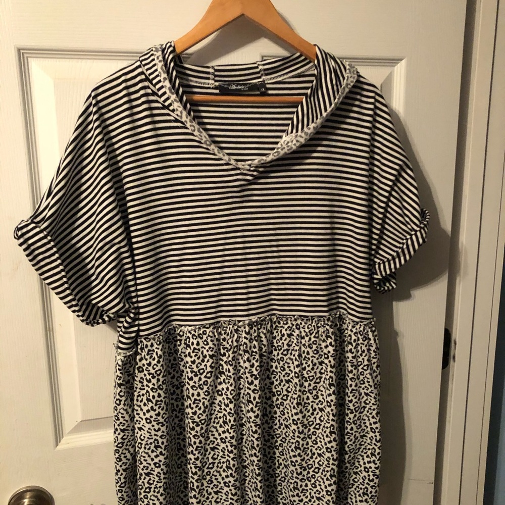 Short sleeve hoodie
